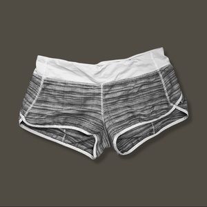 Lululemon Speed-Up Low Rise Lined Shorts 2.5”
